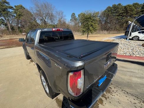 Used 2019 GMC Canyon SLT w/ Driver Alert Package image 6