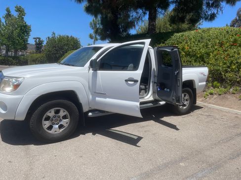 Used 2005 Toyota Tacoma 4x4 Access Cab image 2