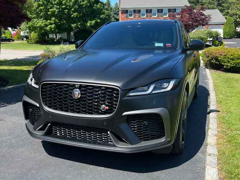 Used 2021 Jaguar F-PACE SVR image 13