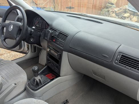 Used 2002 Volkswagen Jetta GLS image 25