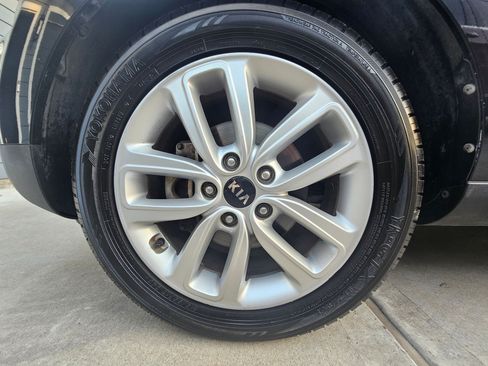 Used 2018 Kia Soul + FWD image 26