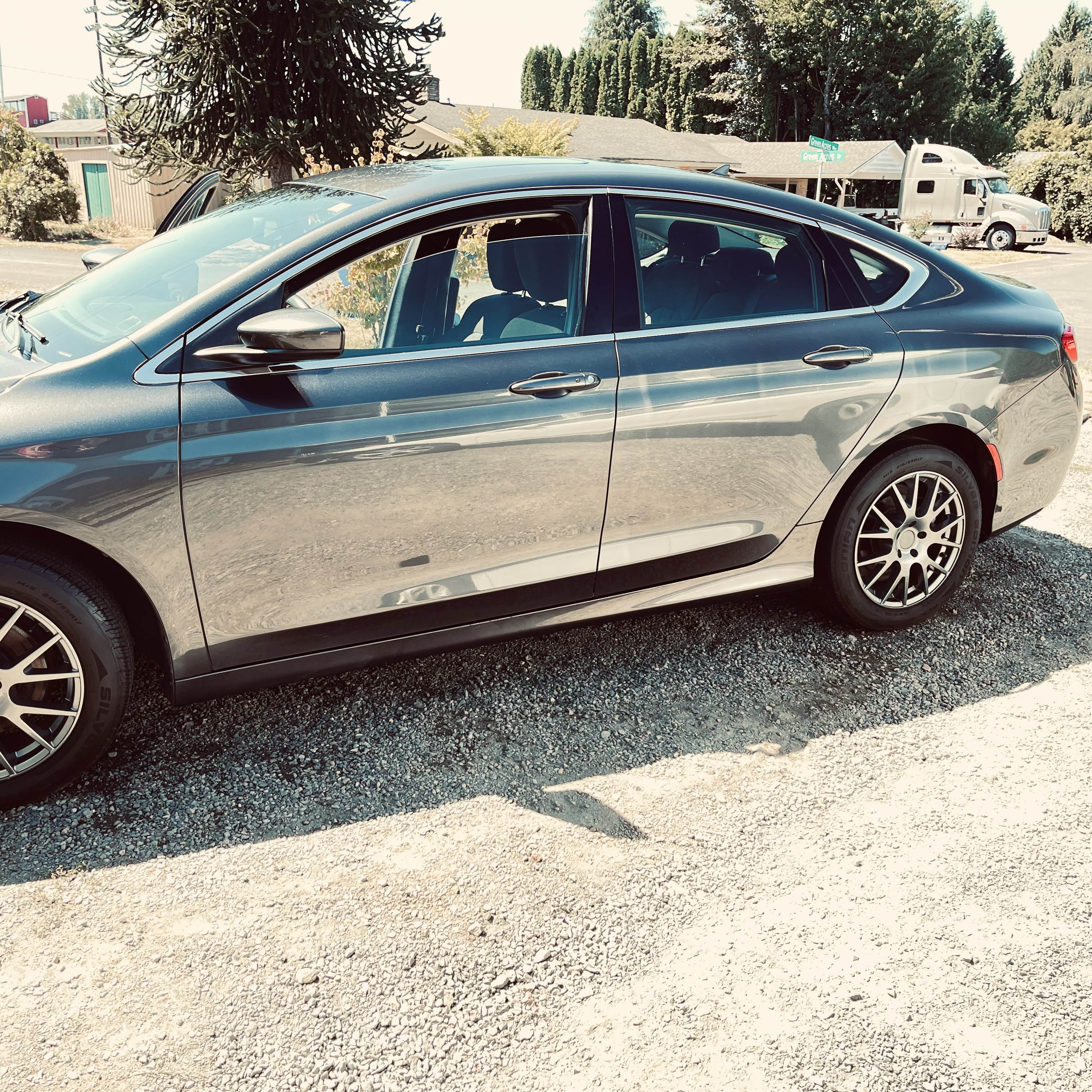Used 2016 Chrysler 200 Limited w/ Anniversary Edition FWD image 1