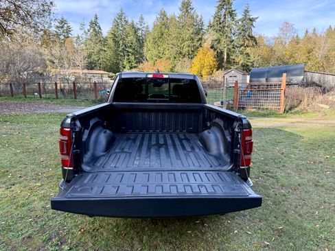 Used 2024 RAM 1500 Laramie image 5