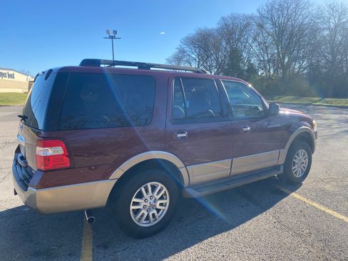 Used 2012 Ford Expedition XLT image 4
