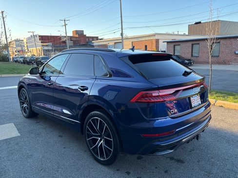 Used 2022 Audi Q8 Prestige image 4