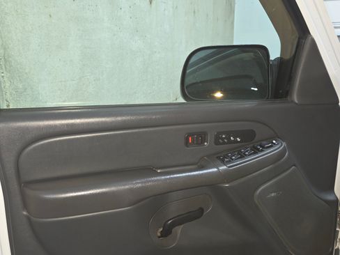 Used 2004 Chevrolet Silverado 3500 LT w/ Heavy-Duty Power Package image 21