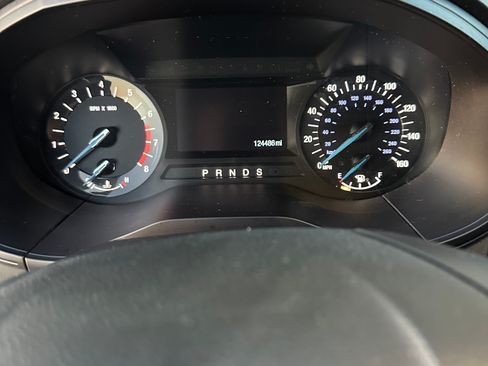 Used 2018 Ford Edge SE image 6