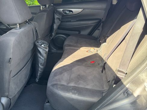 Used 2016 Nissan Rogue SV image 13