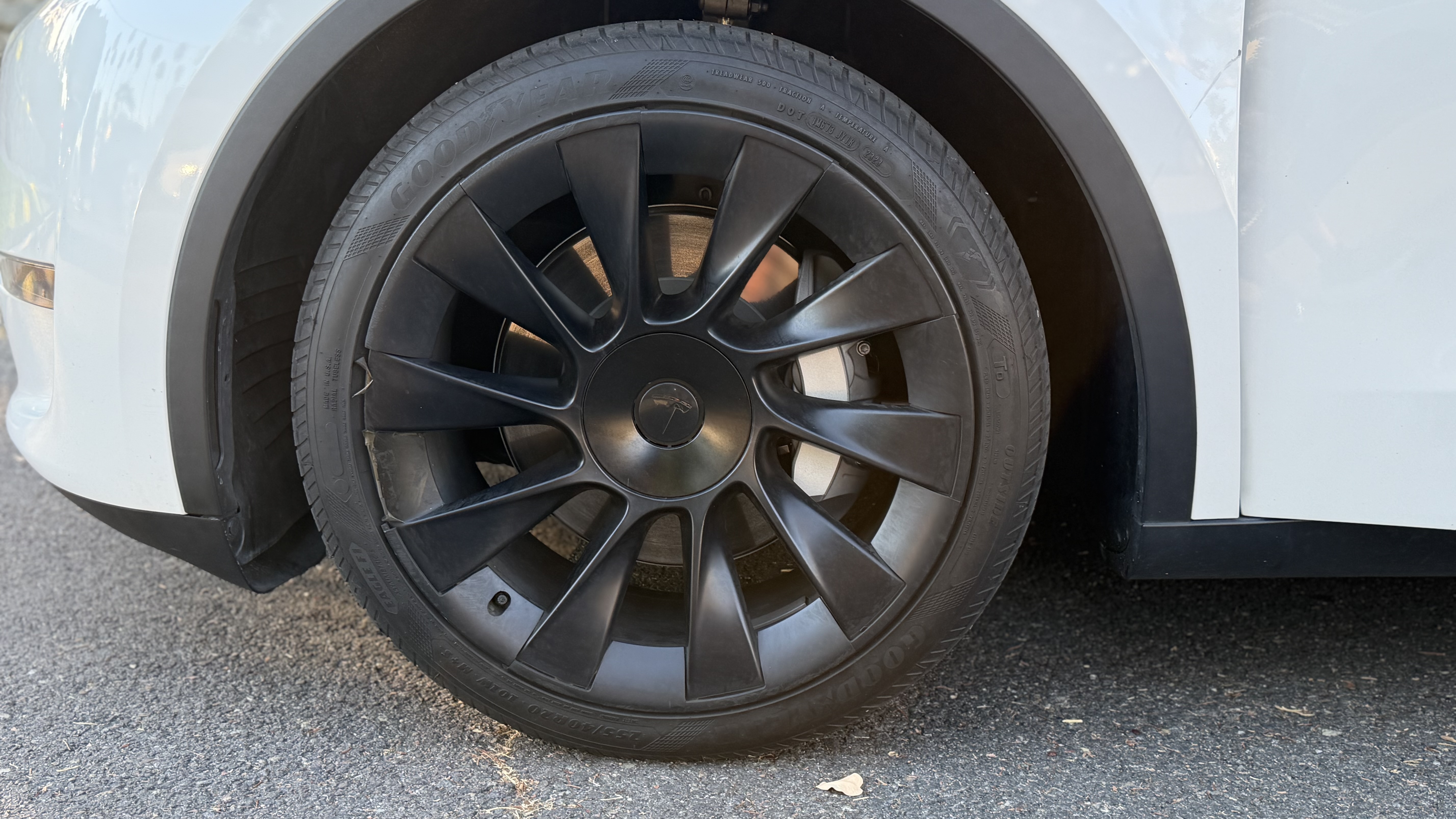 Used 2023 Tesla Model Y Long Range AWD/4WD image 6