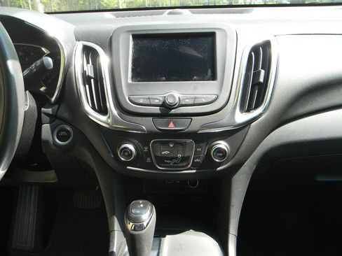 Used 2019 Chevrolet Equinox LT FWD image 22