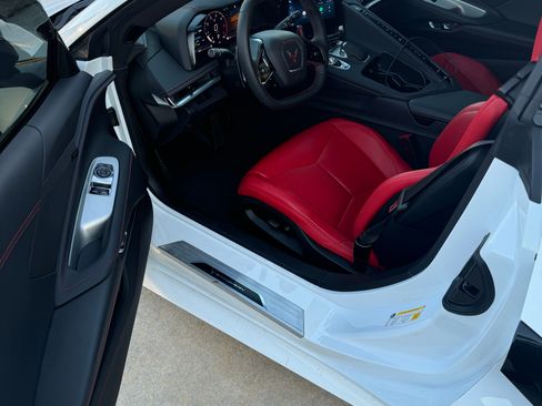 Used 2024 Chevrolet Corvette Stingray Coupe w/ Z51 Performance Package image 6