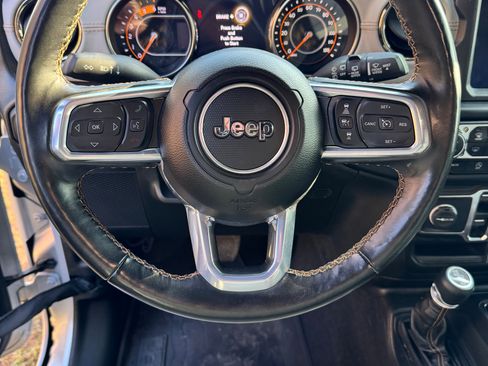 Used 2023 Jeep Wrangler Unlimited Sahara image 6