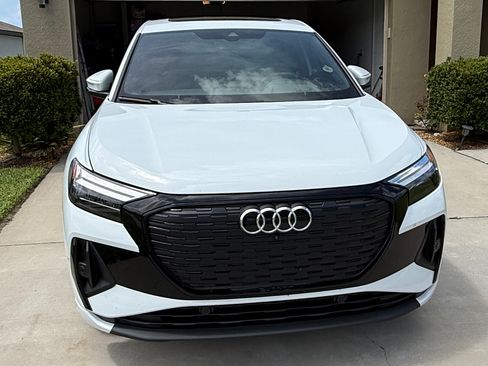 Used 2025 Audi Q4 e-tron Premium Plus w/ Premium Plus AWD/4WD image 9