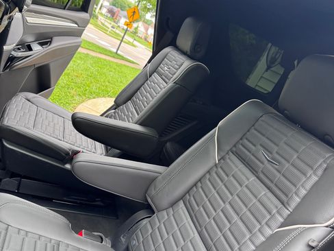 Used 2025 Cadillac Escalade V w/ LPO, ONYX Package AWD/4WD image 11