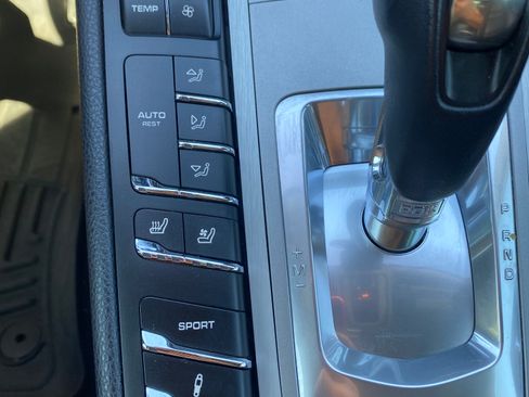 Used 2015 Porsche Panamera image 11