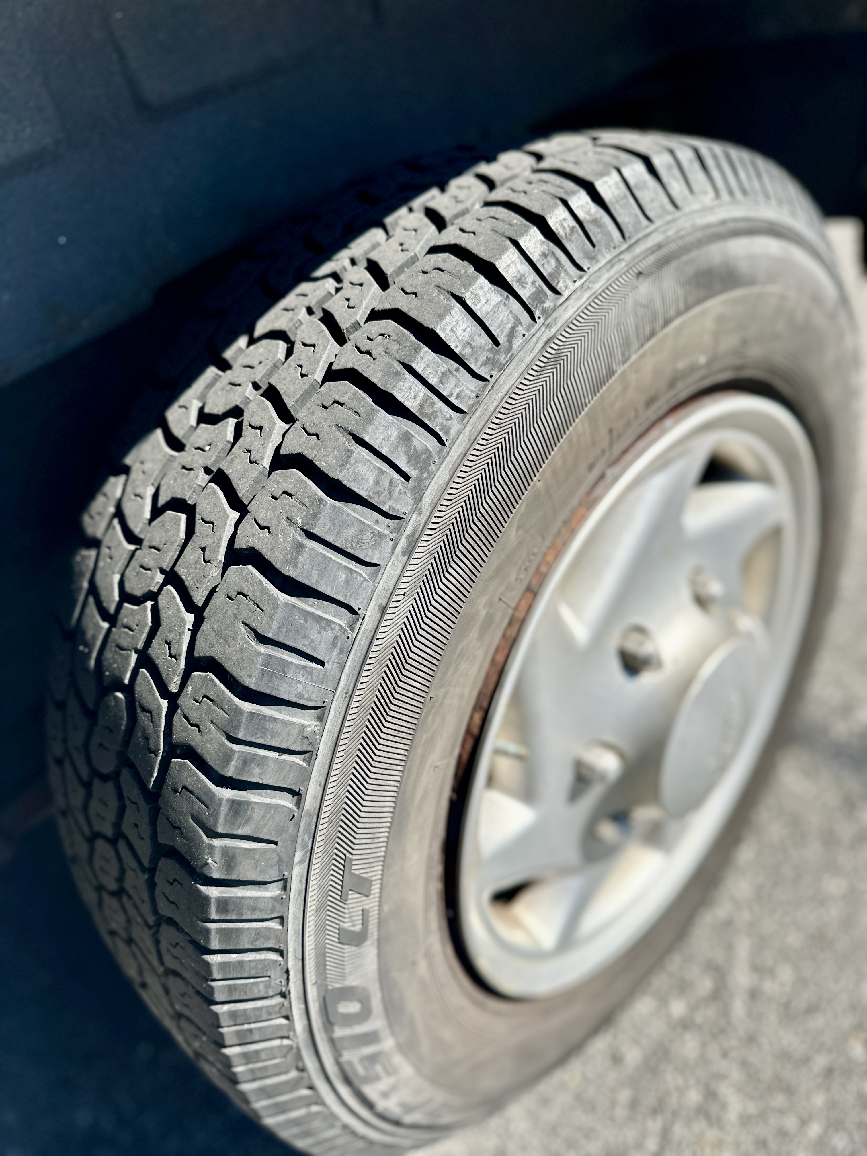 Used 2009 Ford E-350 and Econoline 350 XLT RWD image 13