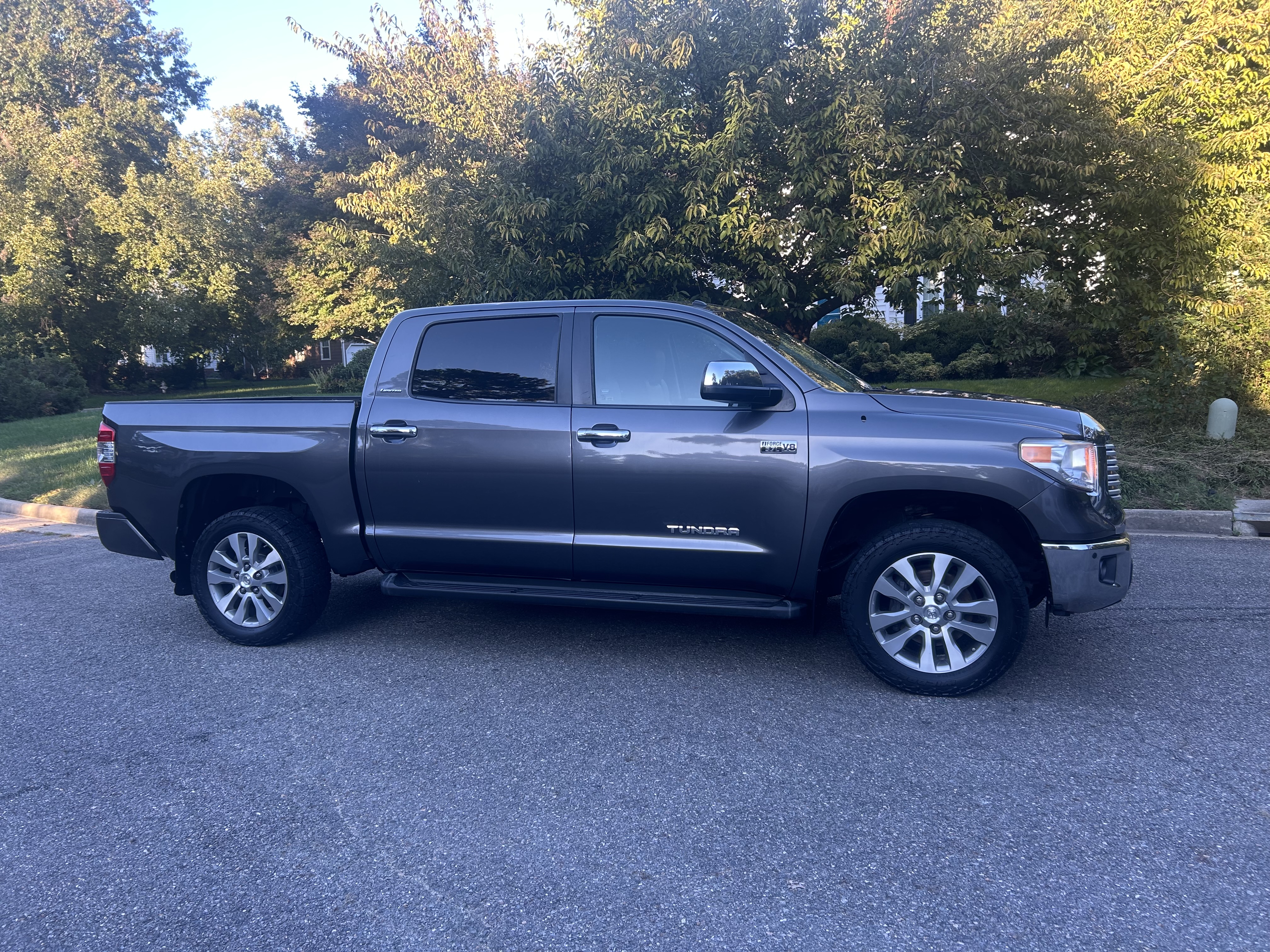 Used 2015 Toyota Tundra Limited w/ Limited Premium Package AWD/4WD image 19