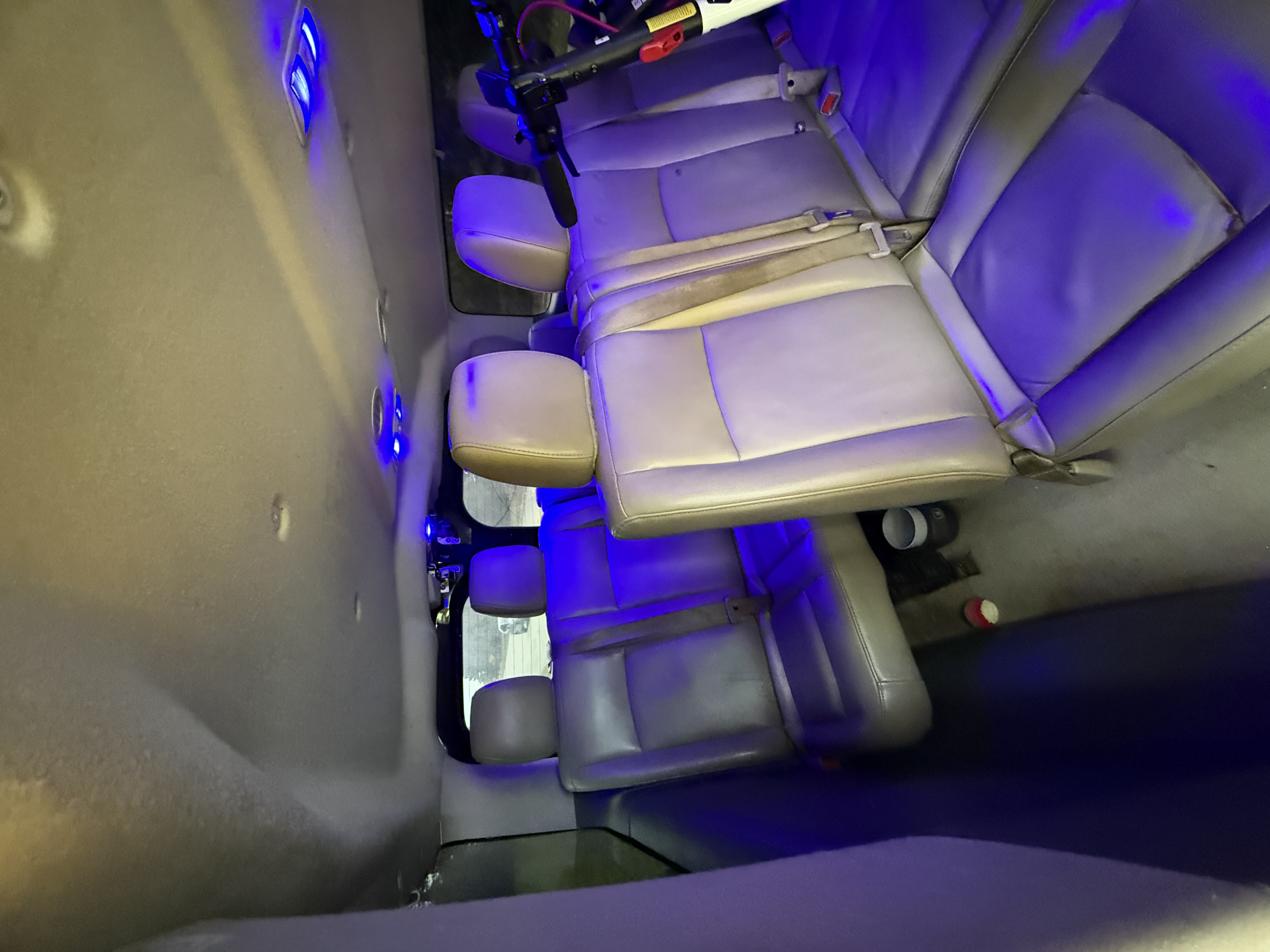 Used 2019 Nissan NV 3500 SL RWD image 2