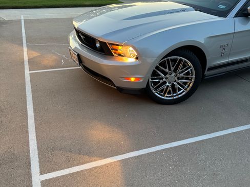 Used 2012 Ford Mustang GT Premium w/ GT Coupe Accessory Pkg 1 image 12