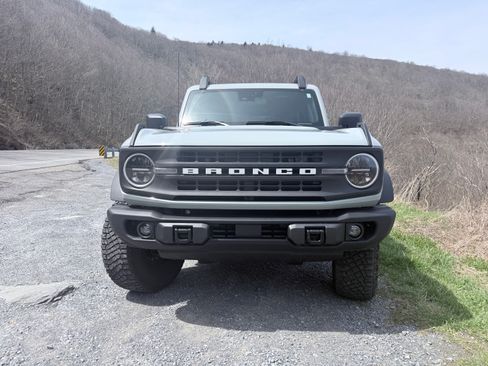 Used 2024 Ford Bronco Black Diamond w/ Sasquatch Package image 11