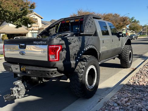 Used 2016 Ford F350 Platinum image 21