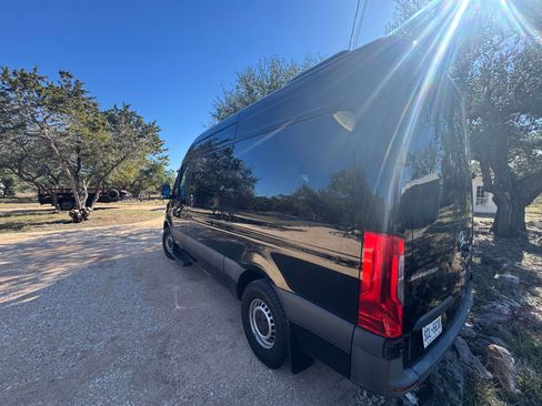 Used 2019 Mercedes-Benz Sprinter 1500 image 5