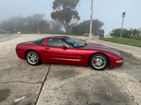Used 2004 Chevrolet Corvette Coupe w/ Preferred Equipment Group RWD image 14
