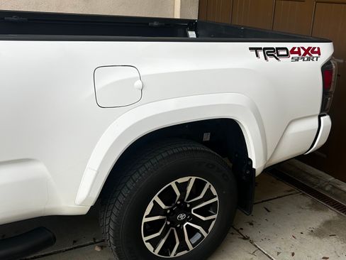 Used 2022 Toyota Tacoma TRD Sport w/ TRD Premium Sport Package image 2