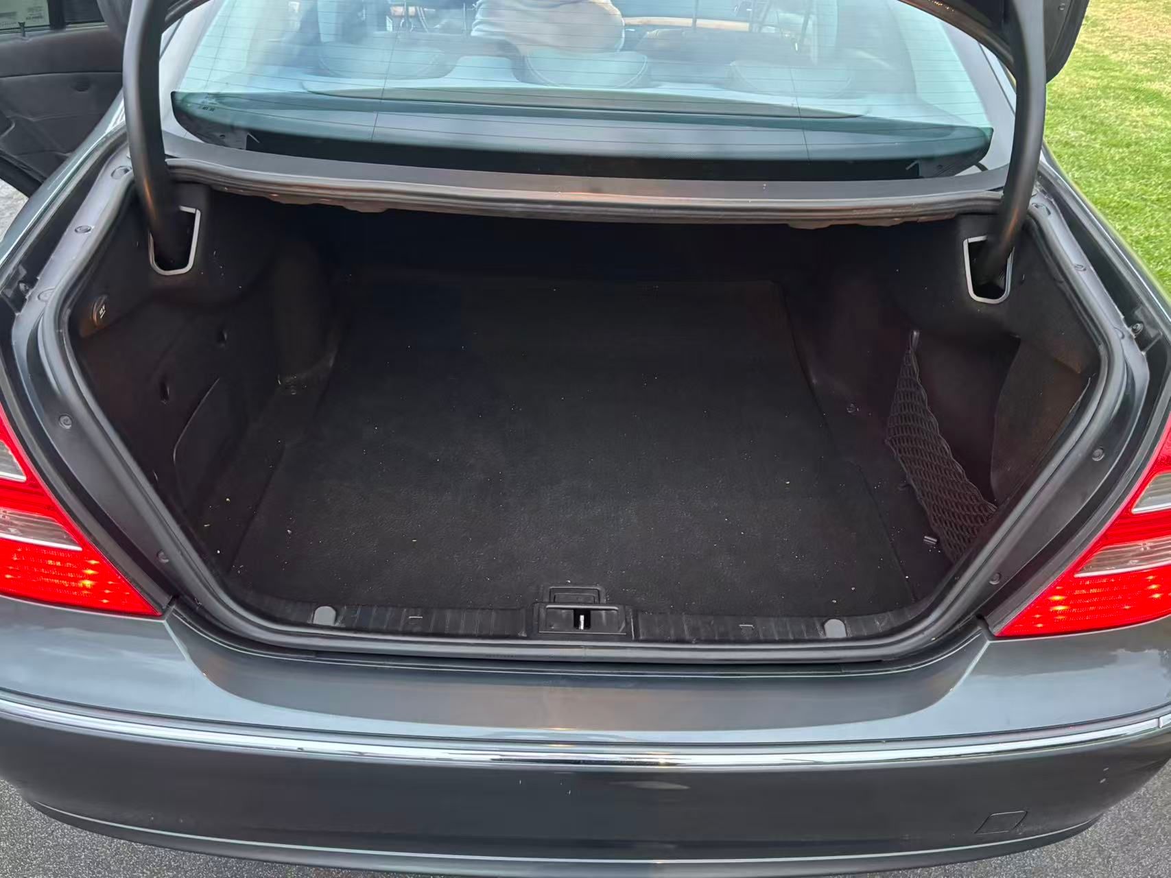 Used 2005 Mercedes-Benz E 320 Sedan image 26