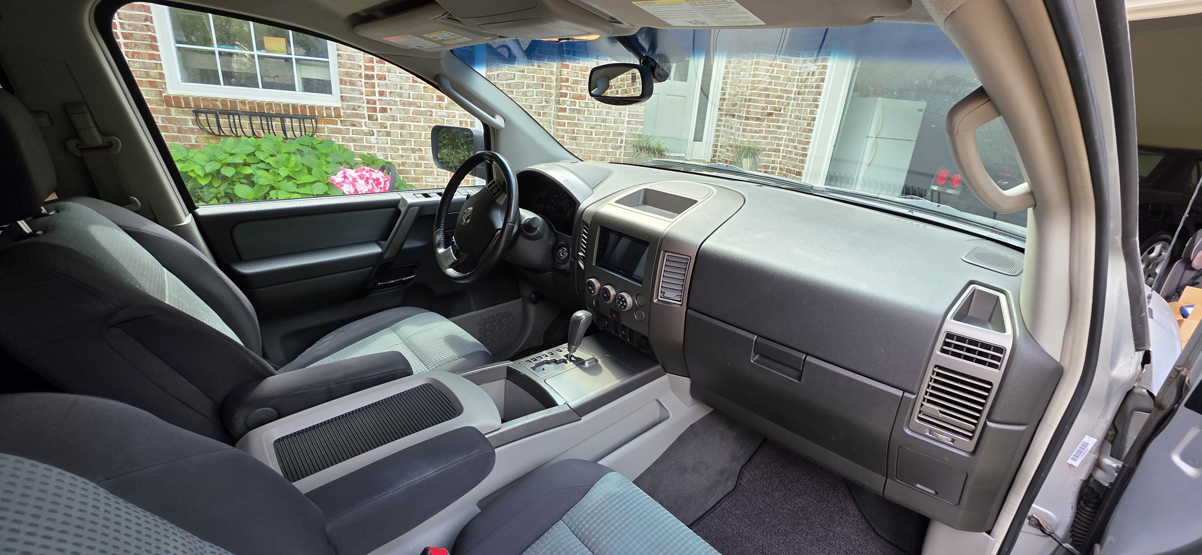 Used 2004 Nissan Titan SE RWD image 11