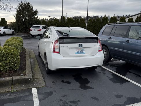 Used 2012 Toyota Prius Two image 9