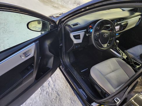 Used 2015 Toyota Corolla LE image 11