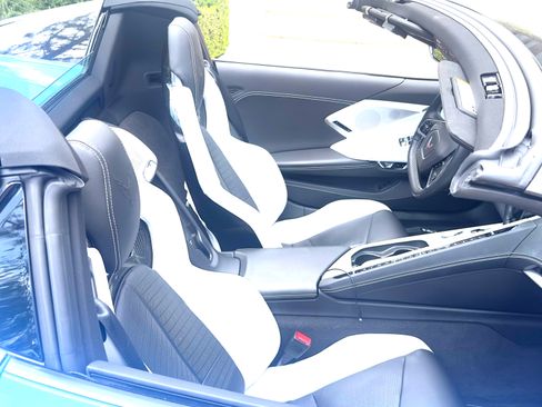 Used 2021 Chevrolet Corvette Stingray Preferred Conv w/ Z51 Performance Package RWD image 6