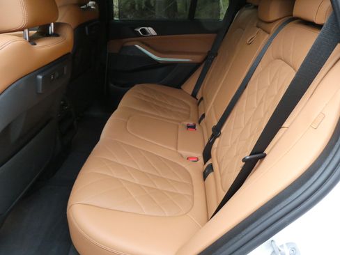 Used 2023 BMW X5 xDrive40i w/ M Sport Package image 10