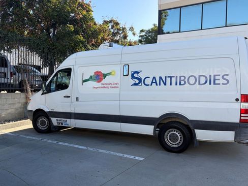 Used 2010 Mercedes-Benz Sprinter 2500 image 2