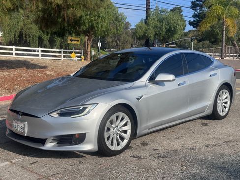 Used 2017 Tesla Model S 75 RWD image 1