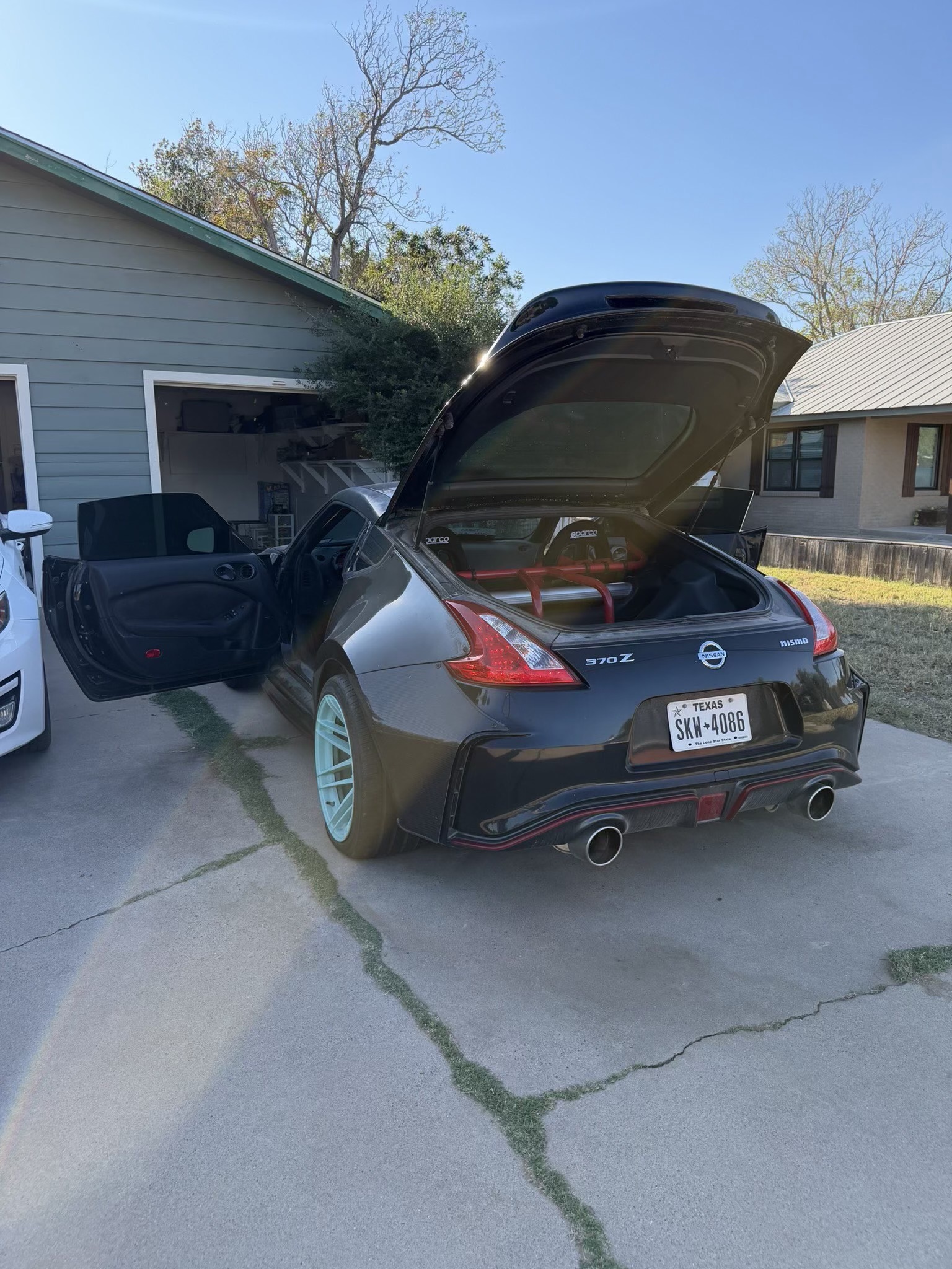 Used 2016 Nissan 370Z NISMO RWD image 15