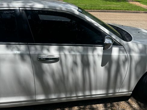 Used 2013 Chrysler 300 C RWD image 11