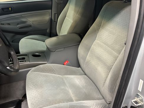 Used 2005 Toyota Tacoma 4x4 Access Cab image 8