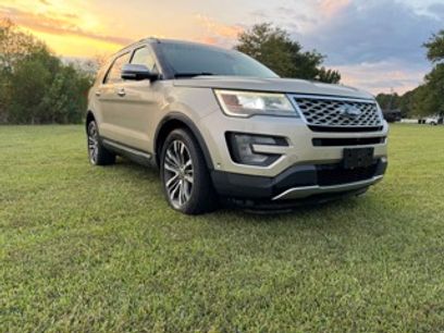 Used 2017 Ford Explorer Platinum