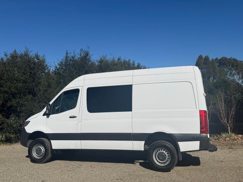 Used 2020 Mercedes-Benz Sprinter 2500 image 2