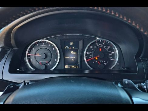 Used 2016 Toyota Camry SE image 7