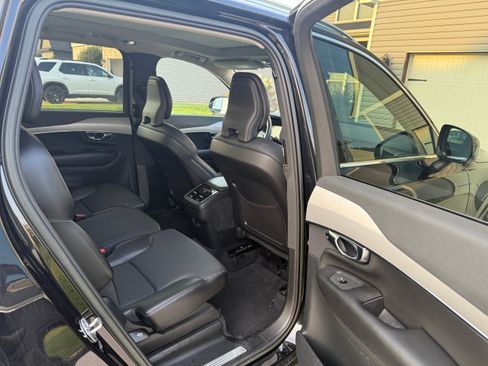 Used 2022 Volvo XC90 T5 Momentum AWD/4WD image 18