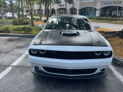 Used 2019 Dodge Challenger R/T Scat Pack w/ Shaker Package image 11