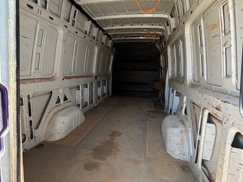 Used 2018 Mercedes-Benz Sprinter 2500 image 6