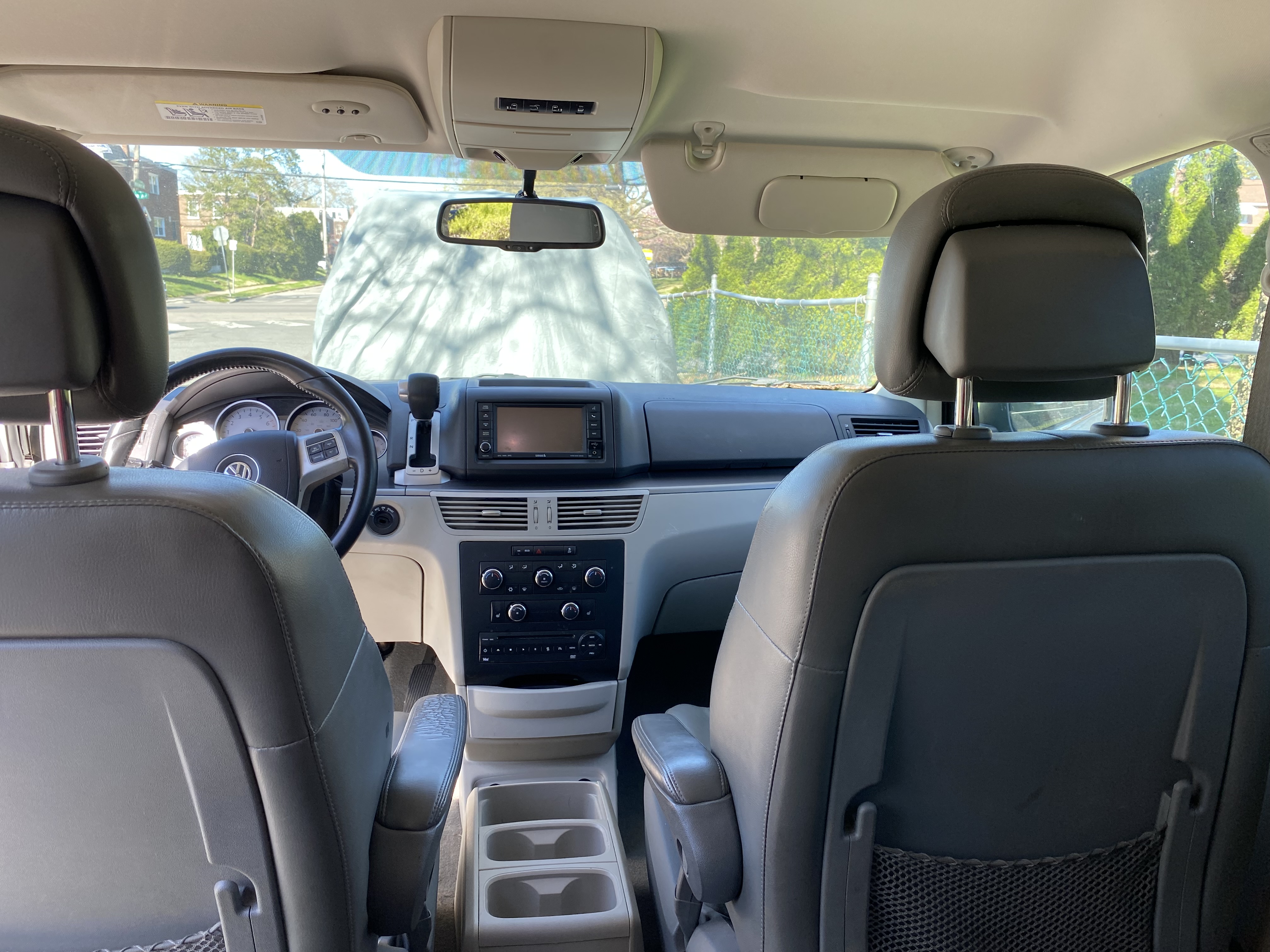 Used 2013 Volkswagen Routan SE FWD image 8
