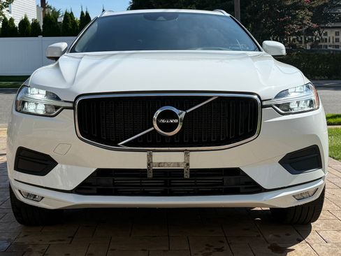 Used 2021 Volvo XC60 T5 Momentum w/ Protection Package AWD/4WD image 2