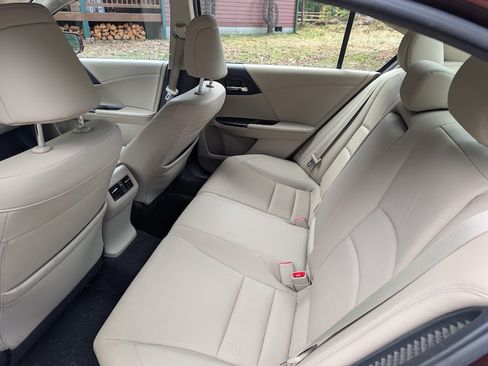 Used 2017 Honda Accord EX-L image 5