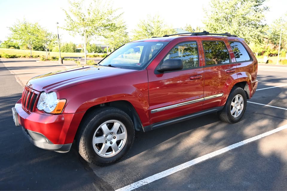 Used 2010 Jeep Grand Cherokee Laredo AWD/4WD image 12
