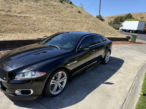 Used 2014 Jaguar XJ R LWB RWD image 1
